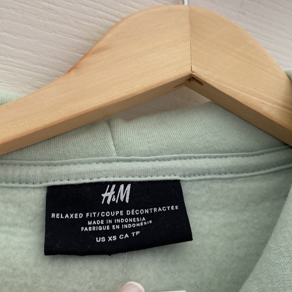 Brand new h n m hoodie sweater - Picture 3 of 3